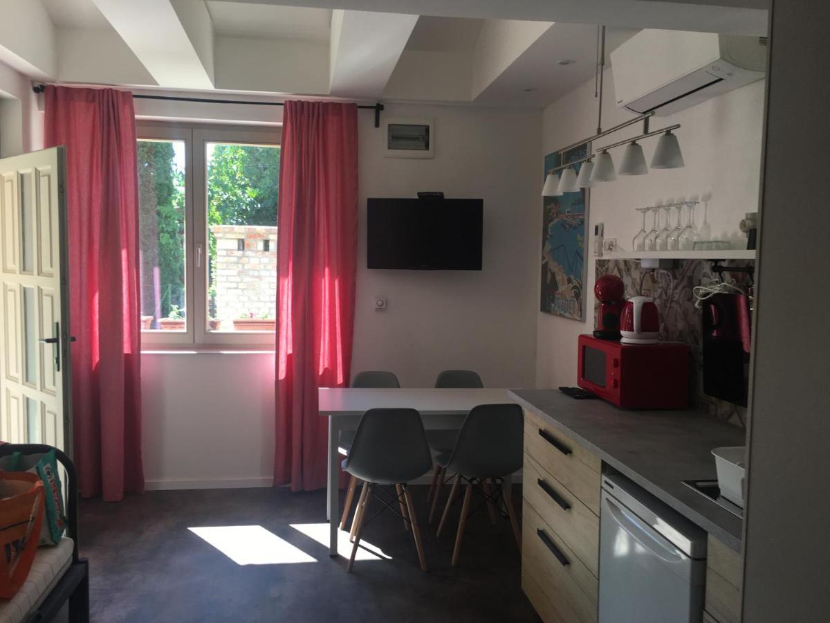 Szelrozsa Apartmanhaz Velence Buitenkant foto